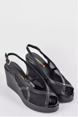 Босоножки черного цвета на танкетке и с сетчатым верхом больших размеров