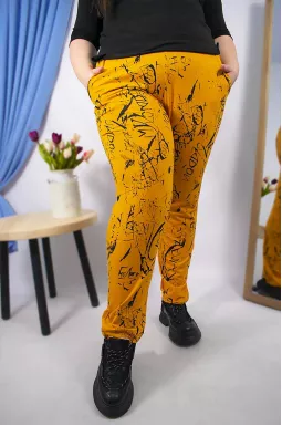 Стильные брюки с принтом батал