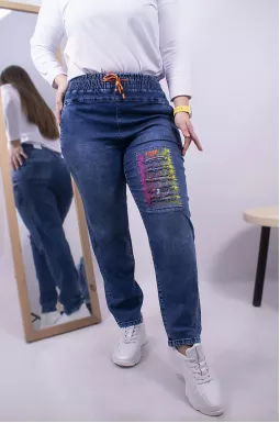 Джинсы бананы на резинке с декором супер батал