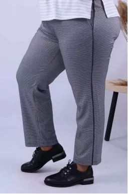 Трикотажні брюки в клітинку батал