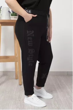 Брюки бананы на широкой резинке с надписями супер батал