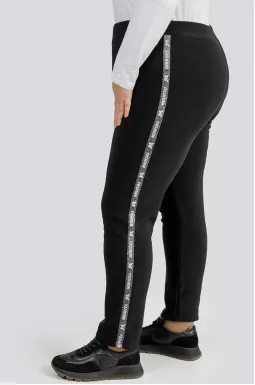 Брюки теплые  спортивные зауженные с лампасом больших размеров 1+1=3