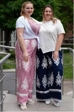 Брюки широкие с орнаментом больших размеров