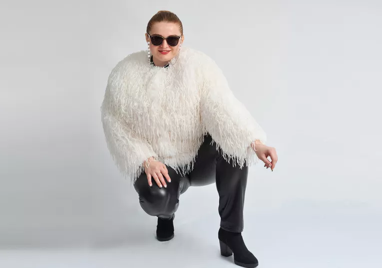 Меховые полушубки: стильные идеи образов Plus Size