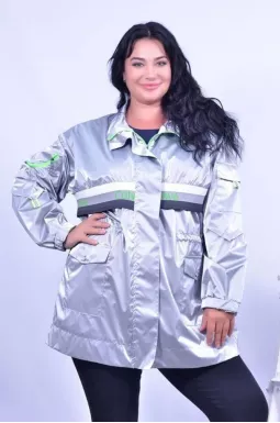 Стильная ветровка из водоотталкивающего материала женская батал