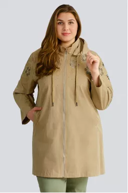 Ветровка с вытинанкой и стразами больших размеров