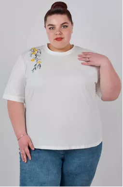 Вишиванка-футболка з квітковим мотивом великих розмірів