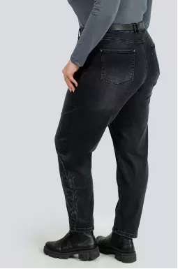 Джинсы с принтом и поясом больших размеров