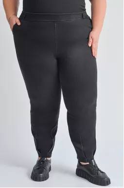 Джинсы бананы с декоративными камнями больших размеров