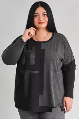 Джемпер в графітово-чорних кольорах з написами великих розмірів