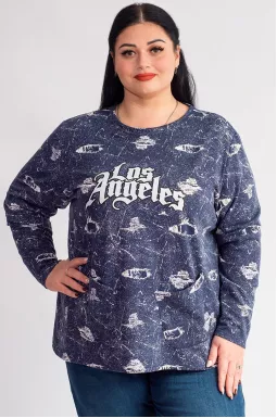 Джемпер з абстрактним візерунком і написом великих розмірів