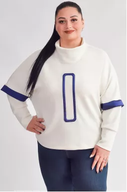 Джемпер в молочному кольорі і контрастними деталями великих розмірів