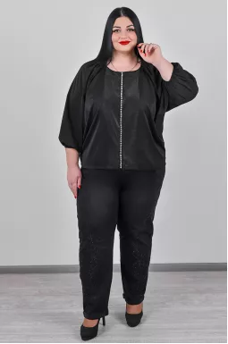 Джинси завужені в чорному кольорі з аплікацією та камінцями великих розмірів