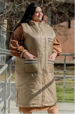 Жилет длинный с украшениями больших размеров