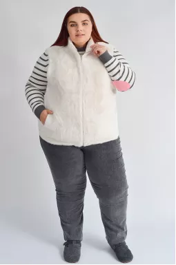 Классический короткий жилет из экомеха больших размеров