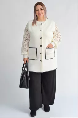 Жилет без рукавов с накладными карманами больших размеров