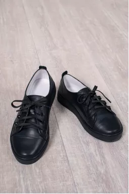 Шкіряні кеди у трендовому кольорі великих розмірів