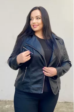 Стильна чорна косуха батал