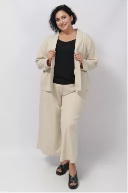 Стильный костюм с брюками клеш батал