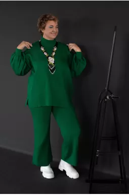 Стильный однотонный вязаный костюм батал