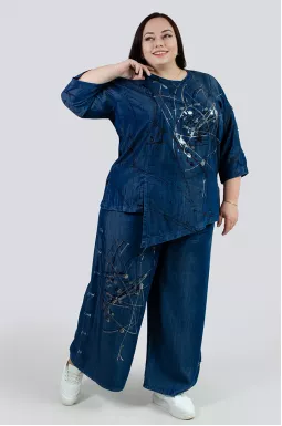 Стильный джинсовый костюм больших размеров