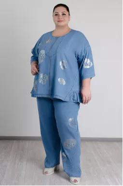 Джинсовый костюм с серебристыми маками больших размеров