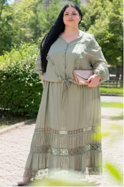 Летний костюм с юбкой с кружевными вставками больших размеров