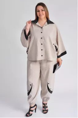 Костюм с брюками на кнопках со стразами больших размеров