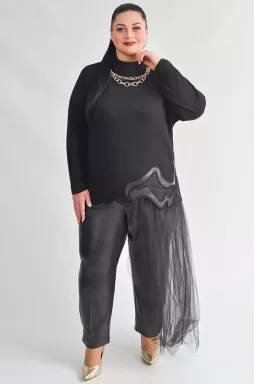 Чорний костюм з брюками та фактурним верхом з фатиновим шлейфом великих розмірів