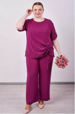 Костюм із брюками в однотонному виконанні з легкої фактурної тканини великих розмірів