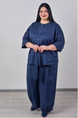 Лляний костюм з брюками та акцентною вишивкою на спинці великих розмірів