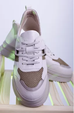 Кросівки великих розмірів