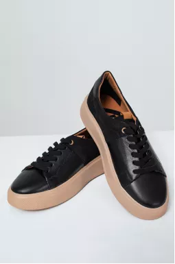 Кросівки шкіряні на високій підошві великих розмірів