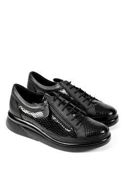 Кросівки лакові в соти на шнурках та блискавці великих розмірів 