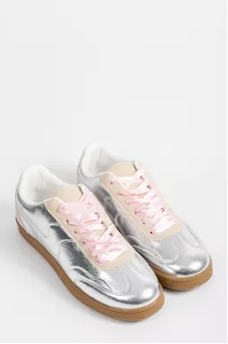 Кроссовки серебристого цвета с розовыми шнурками больших размеров