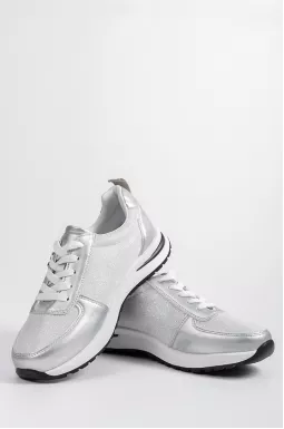 Кроссовки из блестящего текстиля серебристого оттенка больших размеров