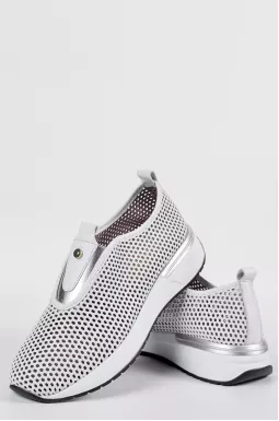 Кожаные белые кроссовки с перфорированным верхом больших размеров