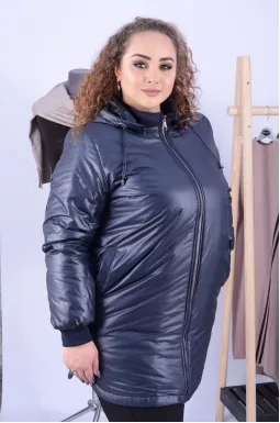 Демисезонная однотонная удлиненная куртка супер батал