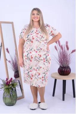 Длинная ночная рубашка с цветами батал