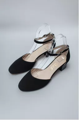 Замшеві туфлі на підборах великих розмірів