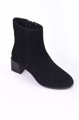 Замшевые ботинки на каблуках больших размеров