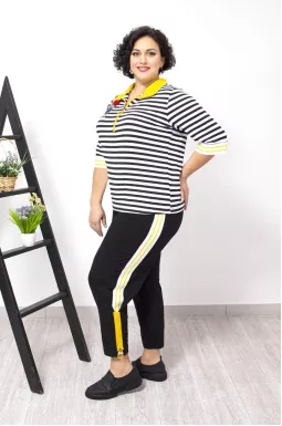 Трикотажный прогулочный костюм с декором батал