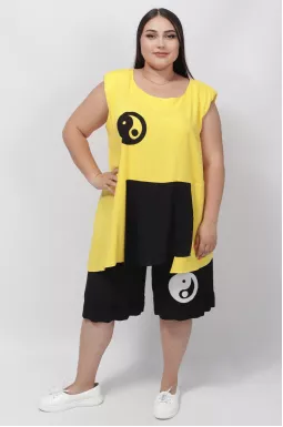 Штапельный прогулочный костюм майка и капри батал