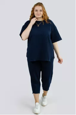 Трикотажный костюм футболка и капри больших размеров