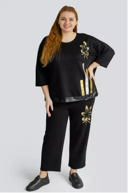 Черный костюм - брюки с золотисто-серебряным декором больших размеров