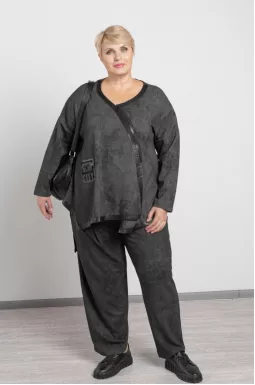 Прогулочный костюм с декором больших размеров