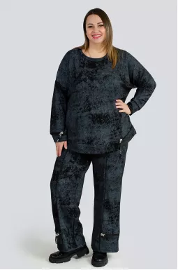 Прогулянковий костюм декорований блискавками великих розмірів