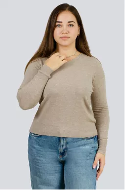 Пуловер з трикутною горловиною великих розмірів