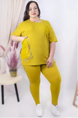 Прогулочный костюм со стразами батал