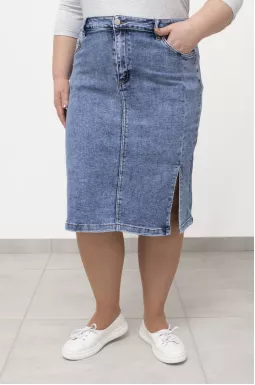 Джинсовая юбка с ассиметричным разрезом батал
